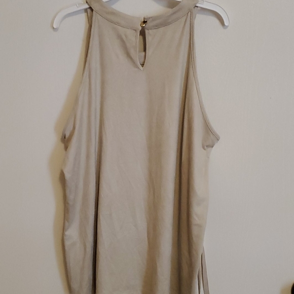 Top - Picture 3 of 3